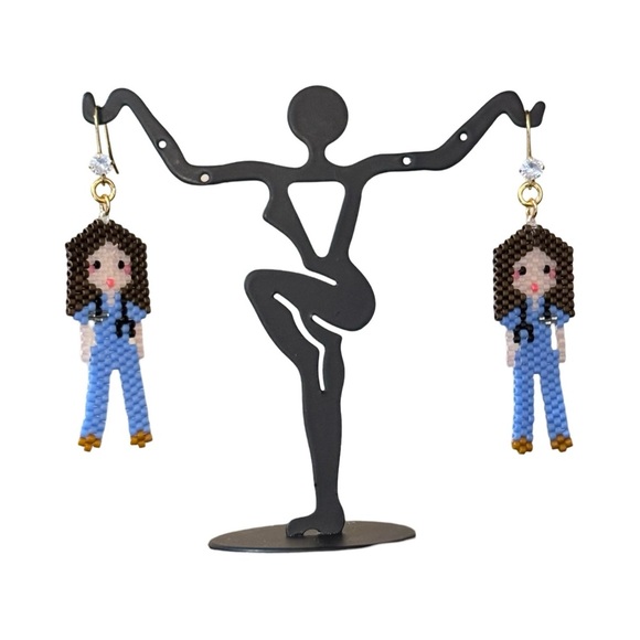 Handcrafted beaded scrub drop earrings of nurse wearing scrubs with stethoscope - Picture 3 of 4